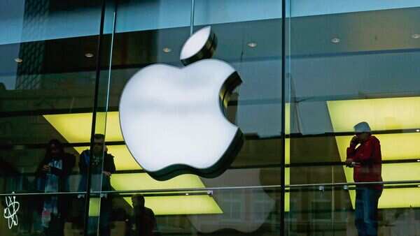 apple-suppliers-create-the-most-jobs-in-india-with-over-1-lakh-openings,-according-to-a-report