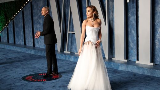 at-the-vanity-fair-oscar-party,-witness-every-attire-change-and-stunning-arrival