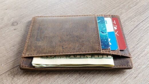 a-man-finds-a-wallet-with-$700-–-a-few-days-later…