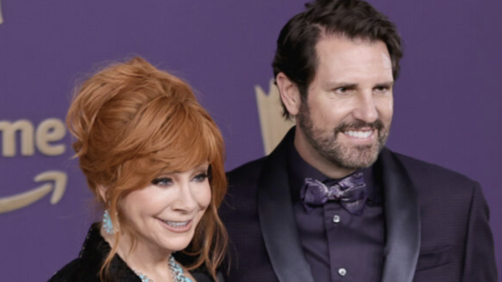at-69,-reba-mcentire-wears-transparent-lace-to-2024-acm-awards,-and-everyone’s-saying-the-same-thing