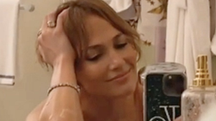 jennifer-lopez-is-scared-to-‘take-more-showers’:-she-revealed-the-daily-things-ben-affleck-took-away-from-her