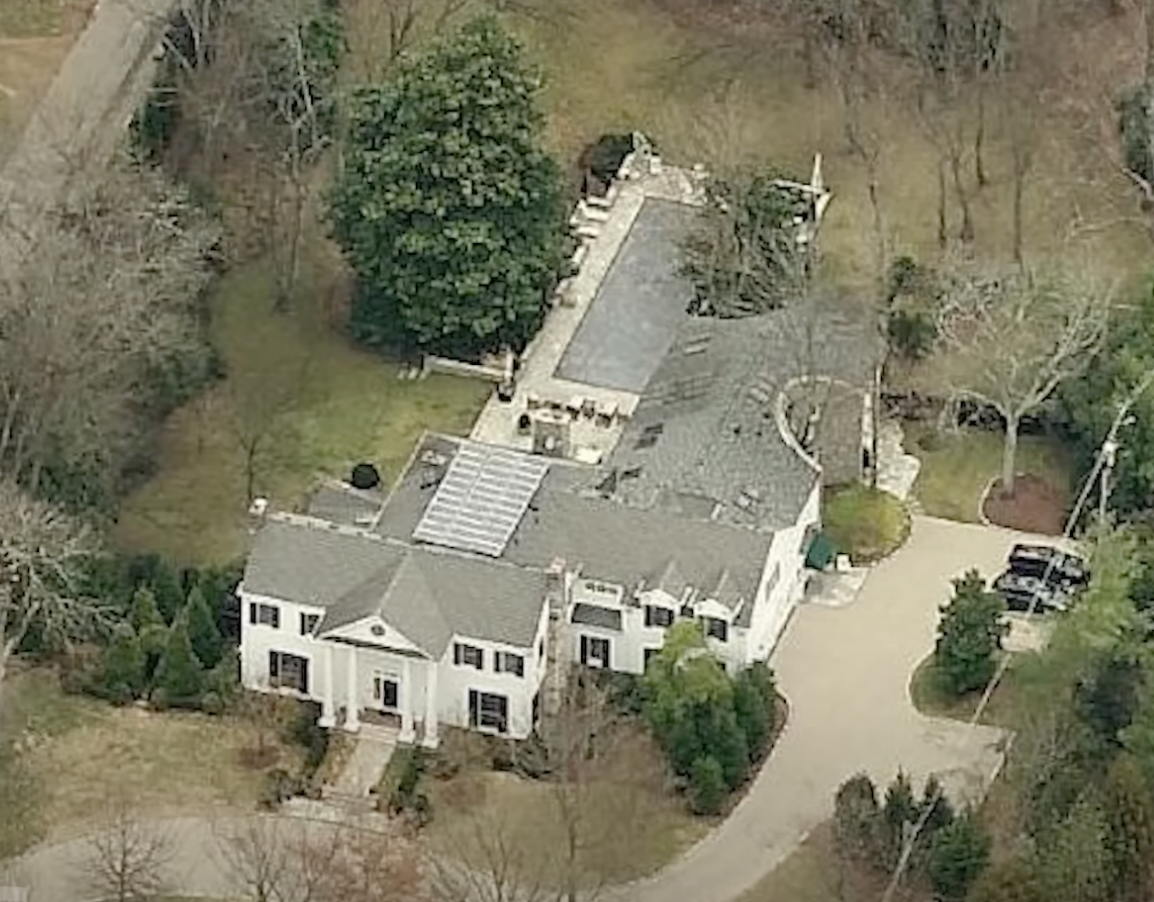 An aerial view of Reese Witherspoon and Jim Toth's family home in Nashville | Source: YouTube/@FamousEntertainment