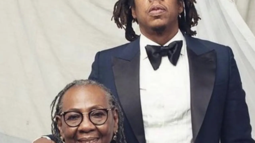jay-z’s-mother-dr.-gloria-carter-is-proud-when-her-son-is-inducted-into-the-rock-and-roll-hall-of-fаme:-‘we-did-it,-brooklyn!’
