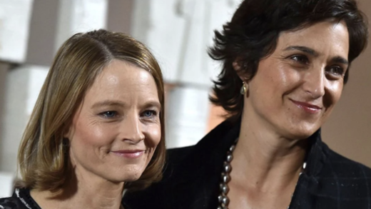 jodie-foster-hid-the-truth-about-herself-from-the-public-for-over-35-years