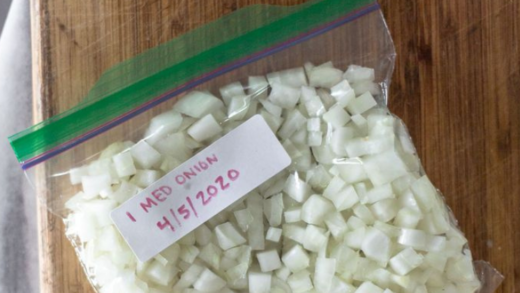 hands-down,-my-fave-money-and-time-saving-hack!-grab-a-10-lb-bag-of-onions-from-costco-&-try-this-technique