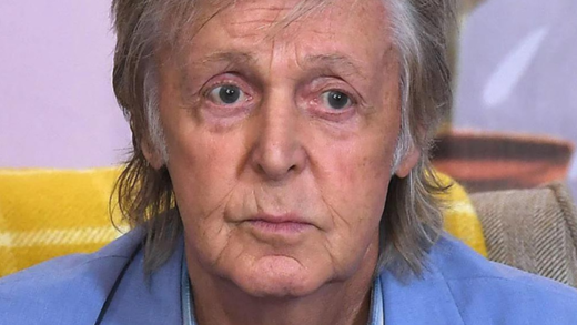paul-mccartney’s-only-son-james-makes-rare-appearance-with-father-–-his-looks-are-highly-criticized-by-fans
