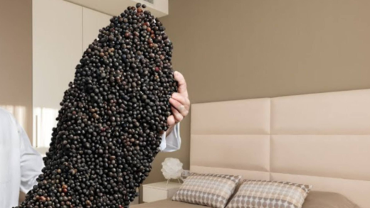 why-everyone,-even-the-rich,-are-putting-black-pepper-under-their-beds