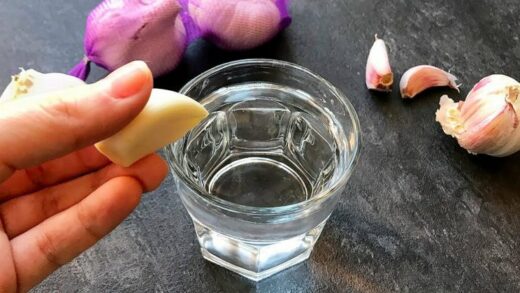 unveiling-the-magic-of-garlic-water:-a-daily-ritual