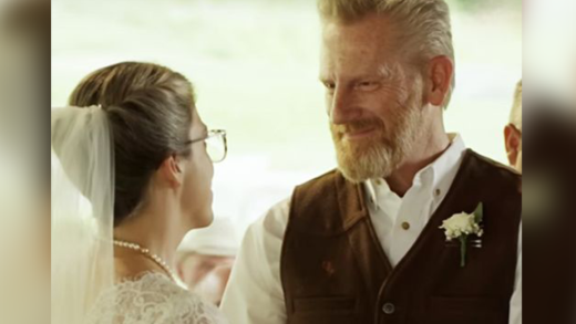 country-singer-rory-feek,-59,-marries-again-in-stunning-cliffside-wedding-8-years-after-losing-1st-wife